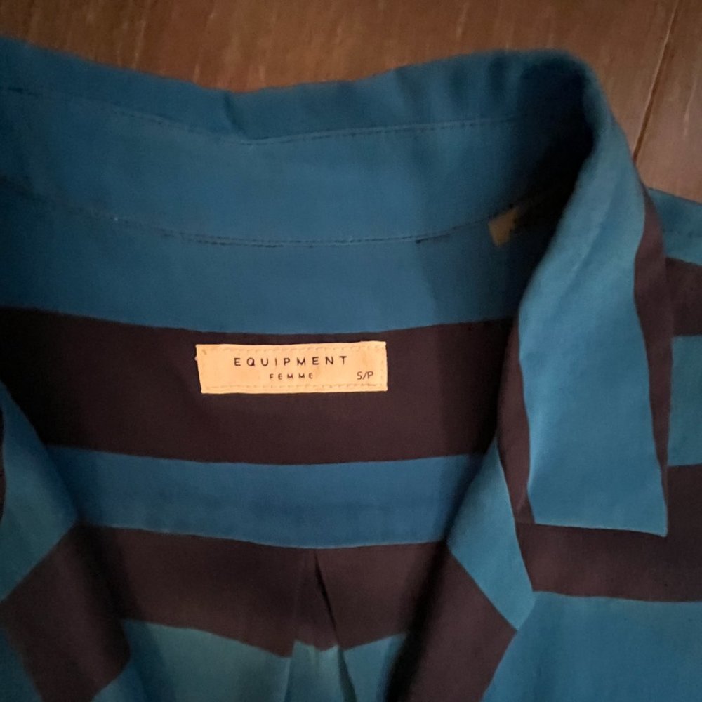 Equipment Silk Sleeveless Blue Top - Picture 8 of 16